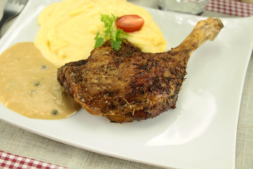 cuisse de canard et purée