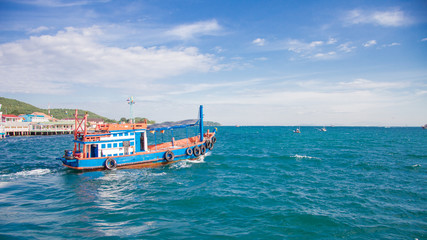 Obraz premium Fishing boat on the Koh Larn Island on 06 December 2014 Ko Larn,