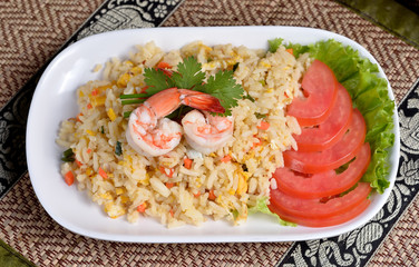 Fried rice with shrimp.
