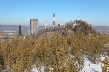 Гора Высокая и шахта 