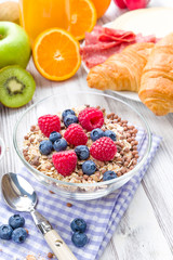 Müsli mit Früchten