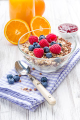 Müsli mit Früchten