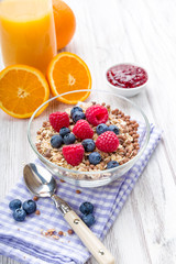 Müsli mit Früchten