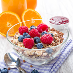 Müsli mit Früchten