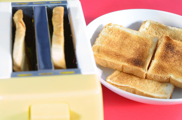 toaster and bread