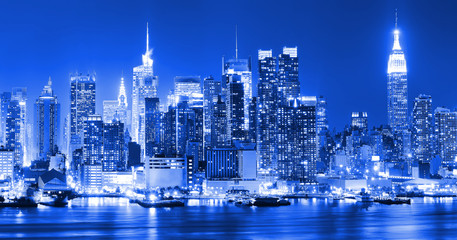 Manhattan skyline at night - obrazy, fototapety, plakaty