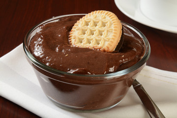 chocolate pudding and a cookie