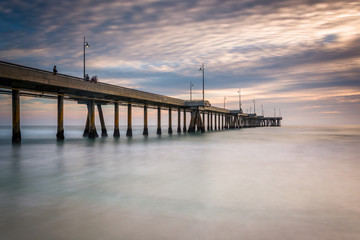 Fototapeta na wymiar Long exposure of the pier at sunset, in Venice Beach, Los Angele