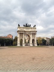 Fototapeta na wymiar Arco della pace
