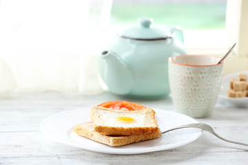 Scrambled egg with bread