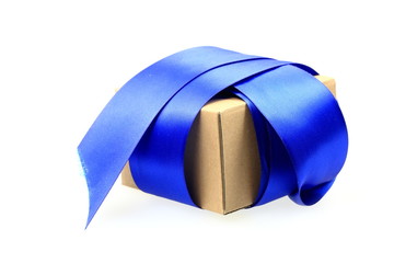 Kleiner Karton in Geschenkband