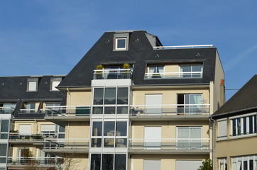 Fa&ccedil;ade d'un immeuble.