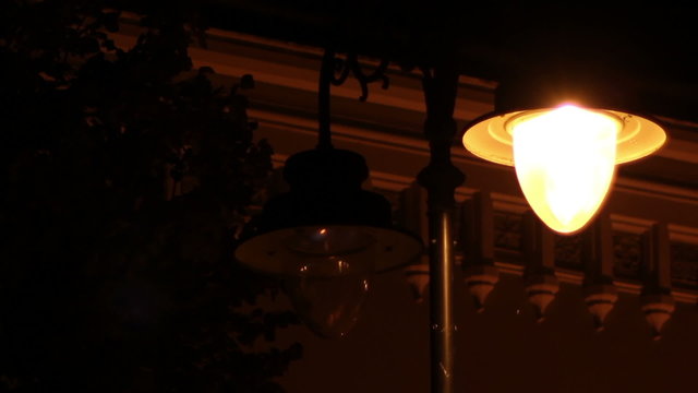 Flickering Street Lamp