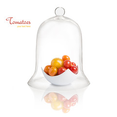Tomaten unter einer Glasglocke