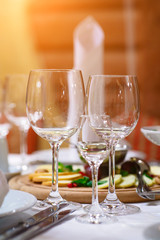 BANQUET TABLE
