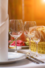 BANQUET TABLE