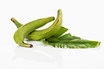 Kochbananen mit Bananenblatt aus Ecuador © tunedin