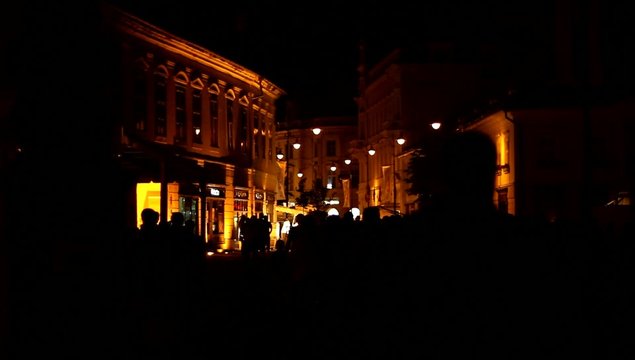 Night Crowdy Downtown