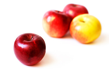 Fototapeta na wymiar Fresh apples on white background