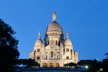 Fototapeta na wymiar Sacre-Coeur Basilica in night, Paris, France