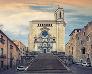 Fototapeta premium Katedra Santa Maria Gerona, widok z przodu
