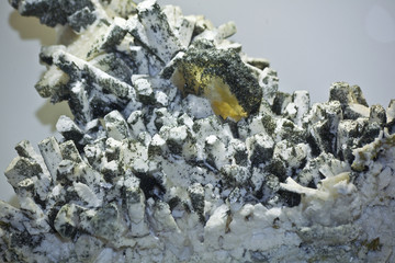 Mineralien (Apatit auf Periklin)