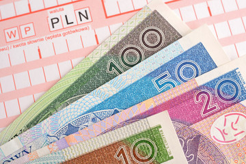 Nowe Polskie banknoty i dowód wpłaty - obrazy, fototapety, plakaty