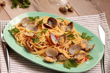 spaghetti with clams