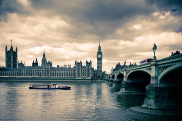 Tinted image of Westminster bridge and London Parlament