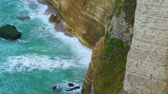 Les falaises d'Etretat et ses arches naturelles