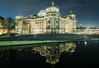 Deutscher Bundestag - Reichstag - Nachtaufnahme