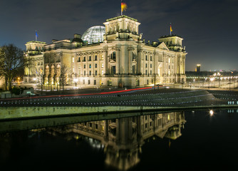 Fototapeta na wymiar Deutscher Bundestag - Reichstag - Nachtaufnahme