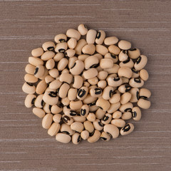 Fototapeta na wymiar Circle of white beans
