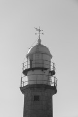 Faro y veleta