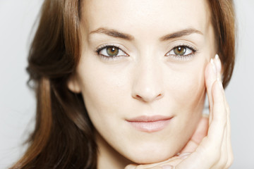 Naklejka premium Woman in beauty style pose