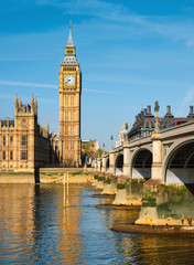 Obraz na płótnie Canvas Westminster bridge in London