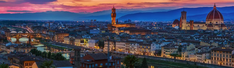  De stadspanorama van Florence bij zonsondergang. Panoramisch zicht. © Gorilla