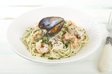 spaghetti con frutti di mare