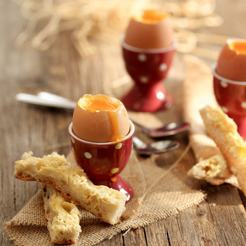 trois oeufs &agrave; la coque 4