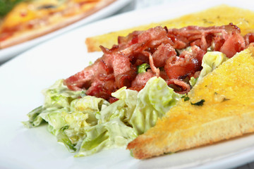 bacon and toast with lettuce
