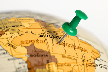 Localisation Brésil. Broche verte sur la carte.