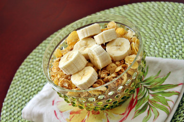 Breakfast cereal with bananas