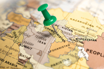 Naklejka premium Location Turkmenistan. Green pin on the map.