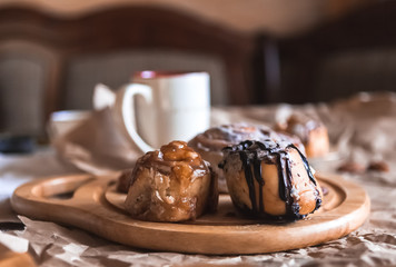 cinnamon cake with coffee
