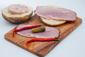 Schäufele Braten an Brötchen