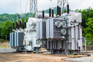Transformer station and the high voltage electric pole