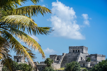 Fototapeta na wymiar Tulum Mayan Ruins, Traveling Caribbean, Quintana Roo, Beautiful