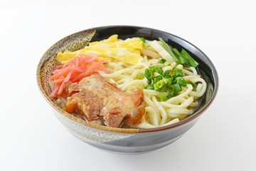 沖縄料理のソーキそば