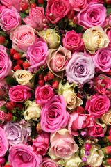 Obraz na płótnie Canvas Wedding flowers in various shades of pink