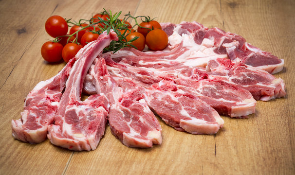 Chuletas crudas de cordero